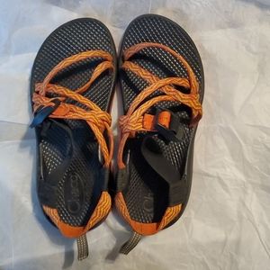 Kids size 4 chaco